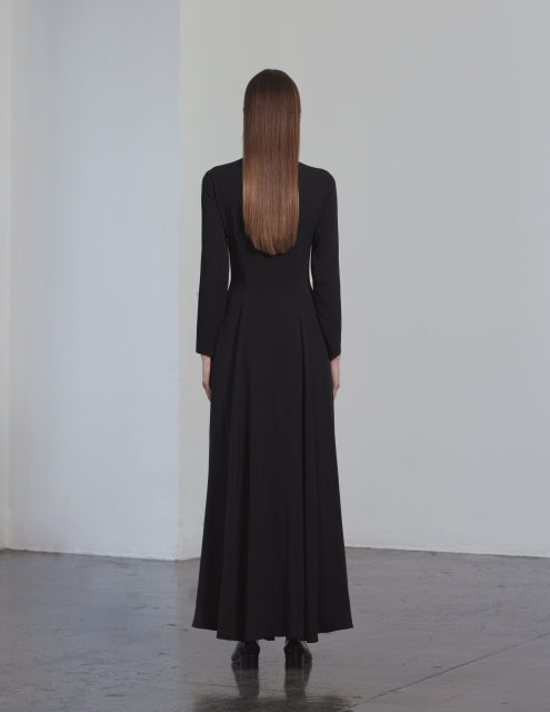 Italian crepe voluminous dressTALIAN CREPE VOLUMINOUS DRESS