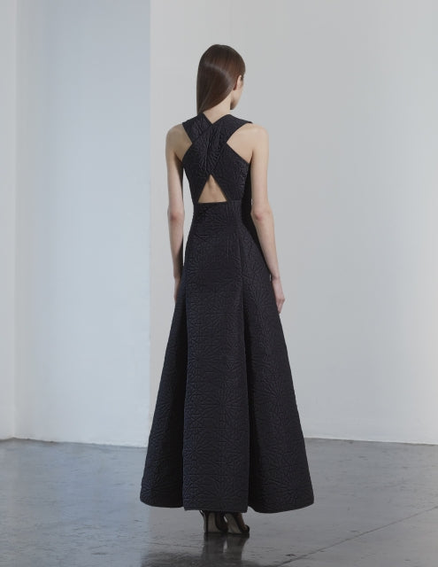 Voluminous crossed back dress