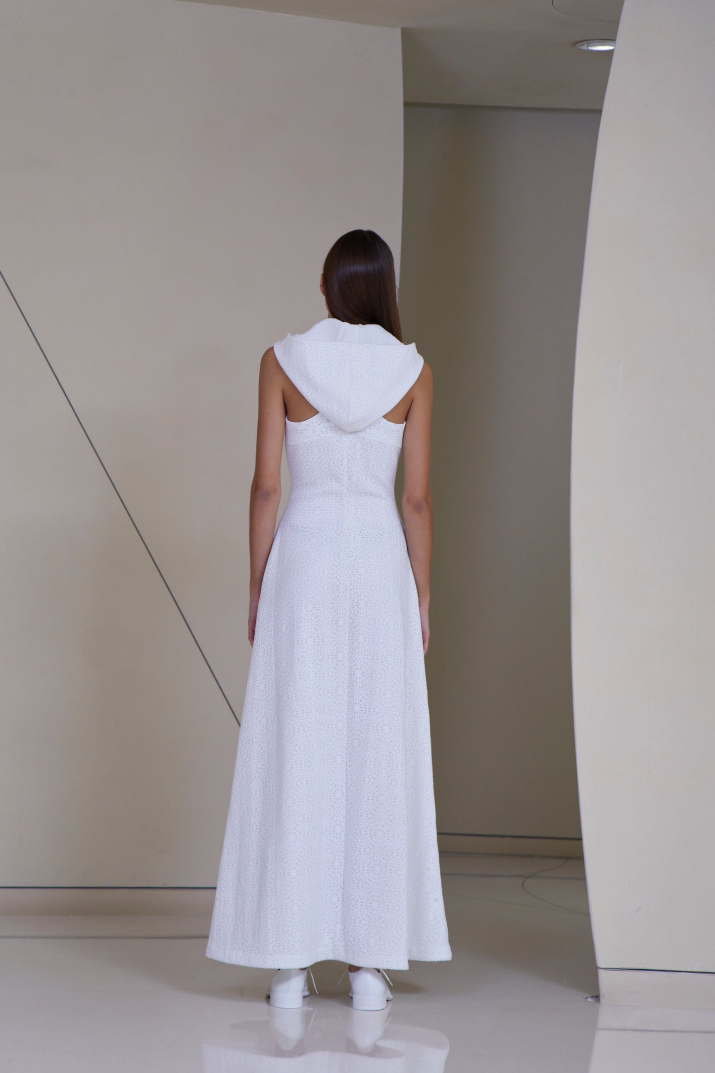 Hooded maxi dress with geometric pattern in Blois