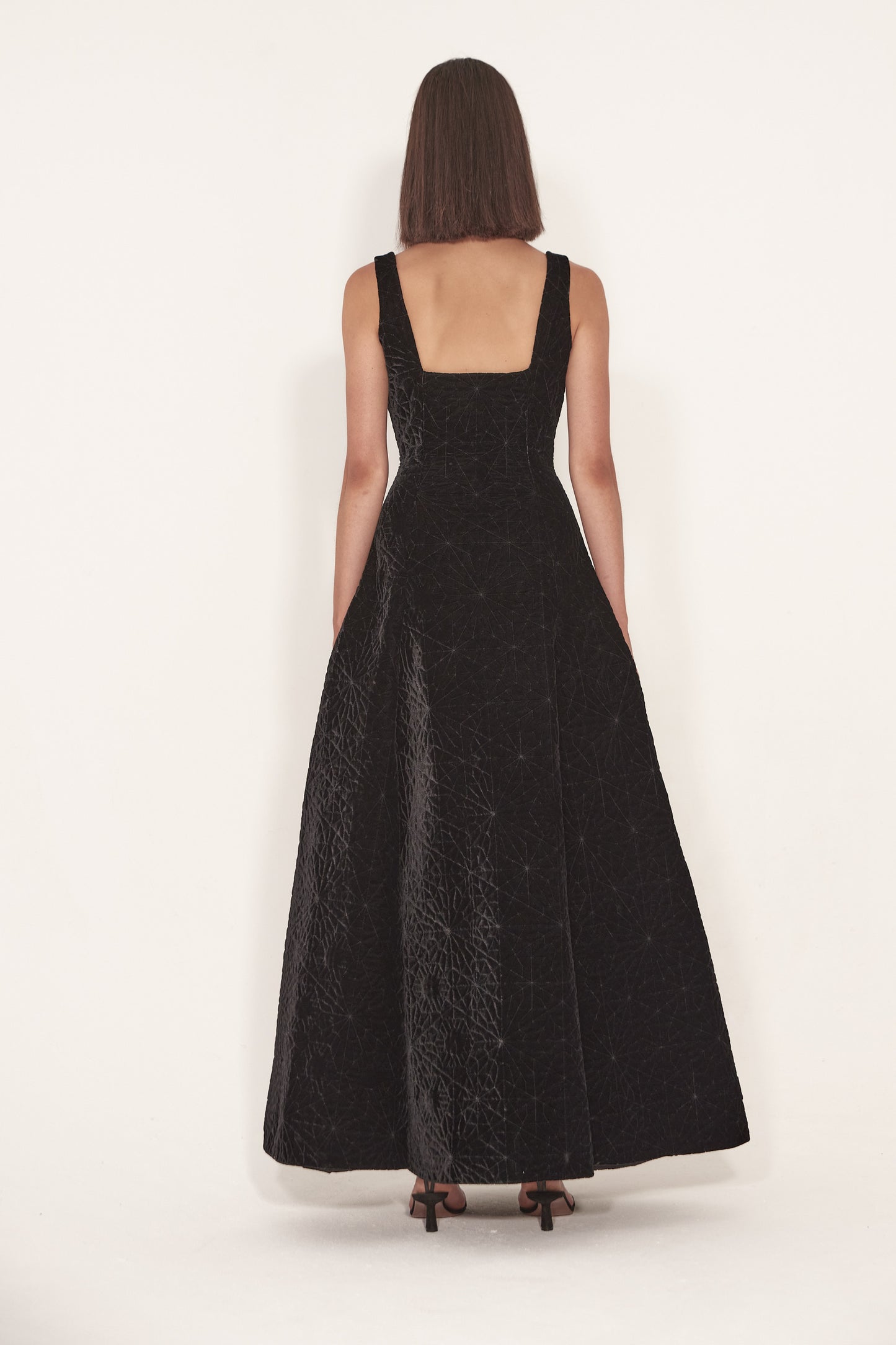 Square Neckline Voluminous dress in Velvet Quilt