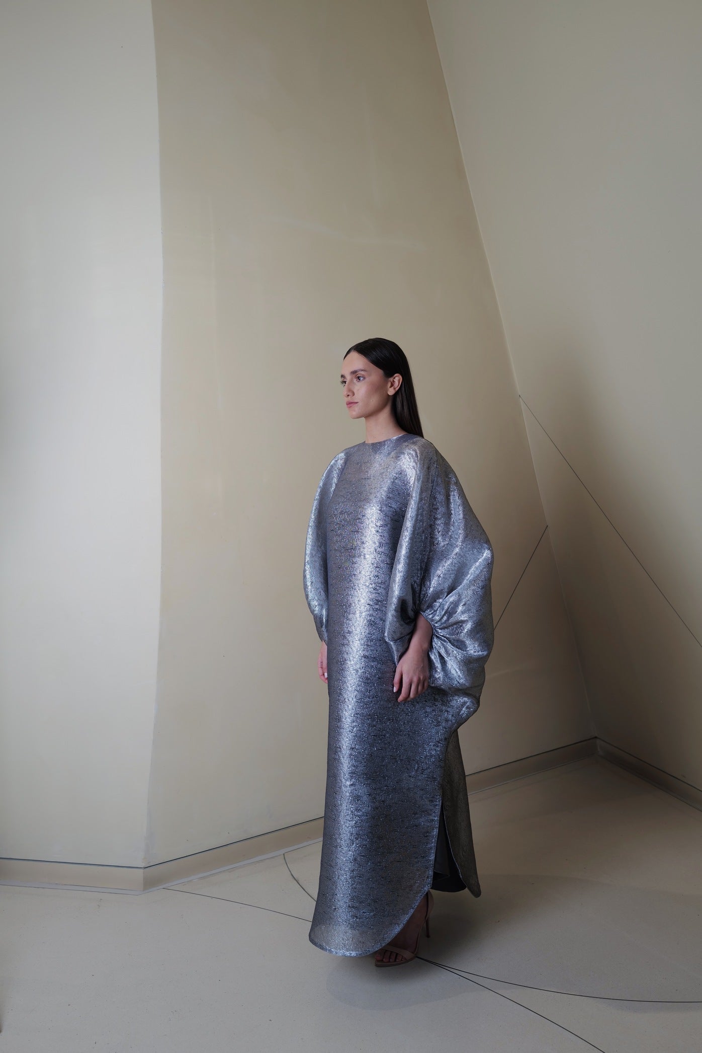 Metallic silver puff sleeves caftan