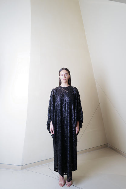 Puff Sleeves Caftan with Embroidered Dentelle