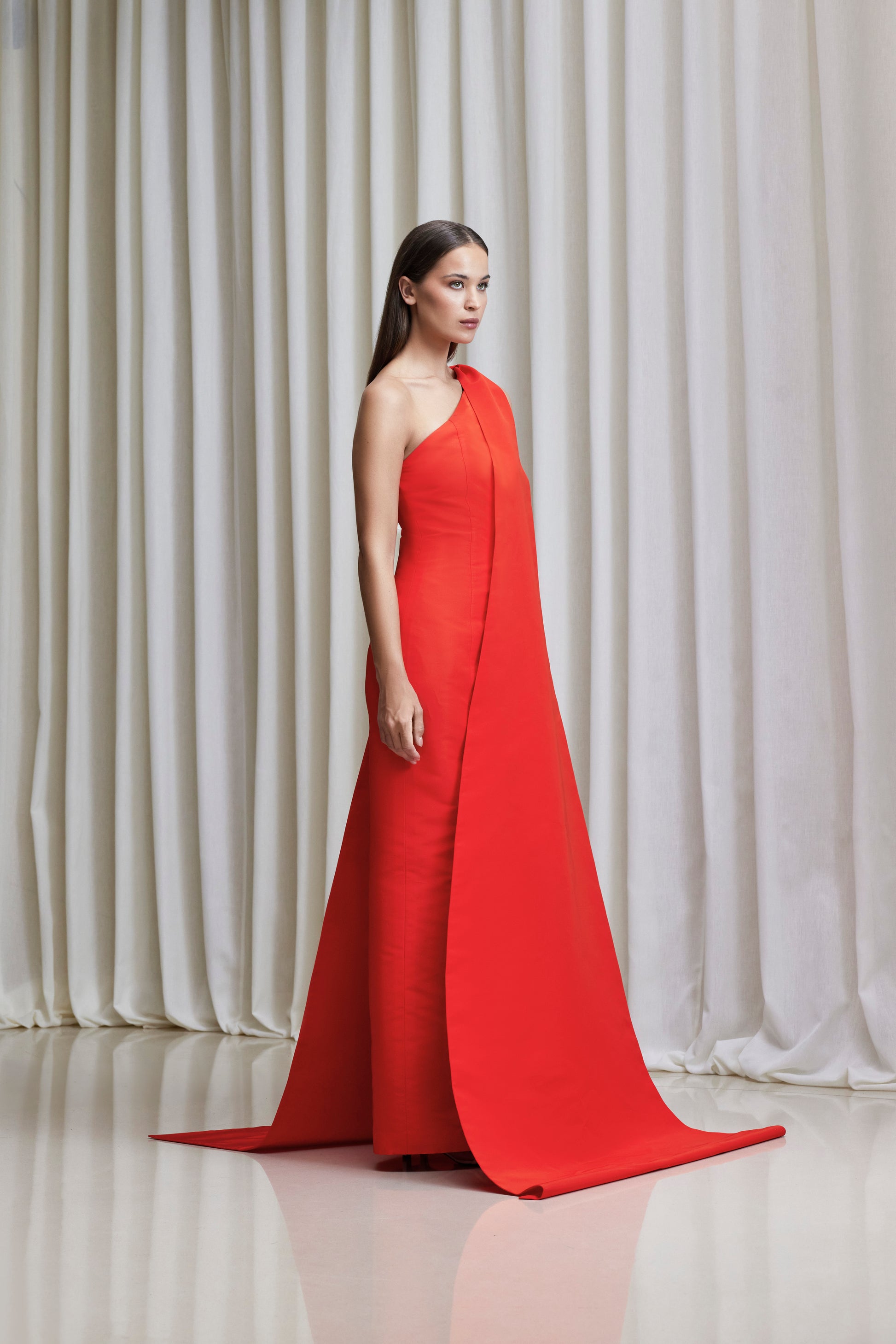 Asymmetric Straight cut dress in silk-faille –