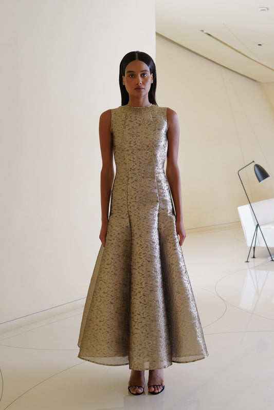 Voluminous dress in Metallic