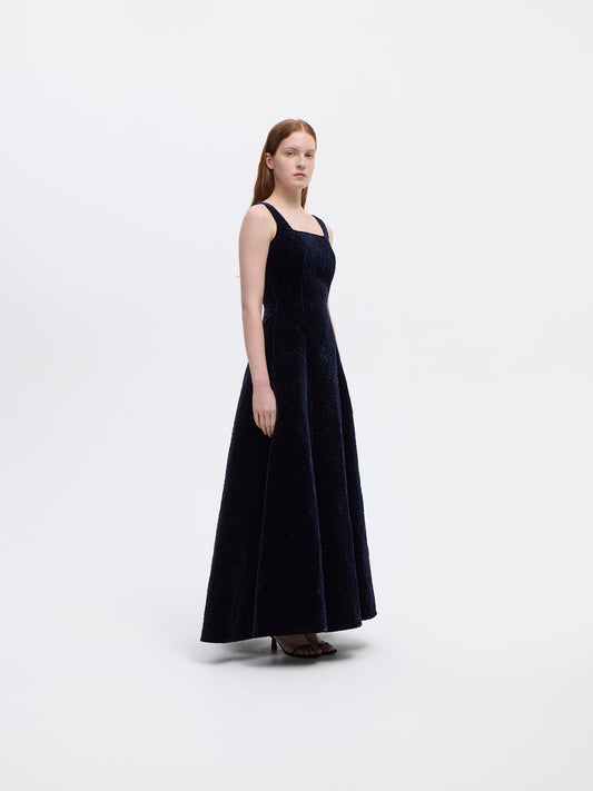 Square neckline dress in velvet