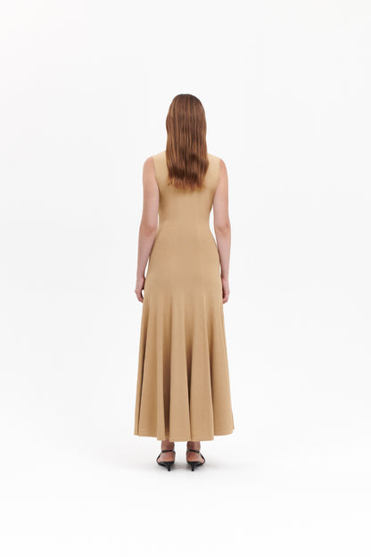 Round neck knitted dress in camel