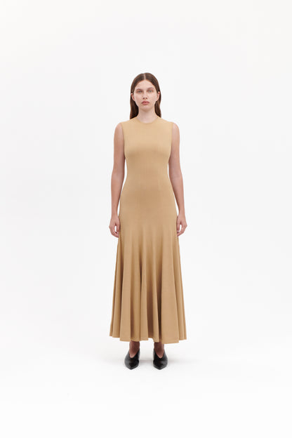 Round neck knitted dress in camel