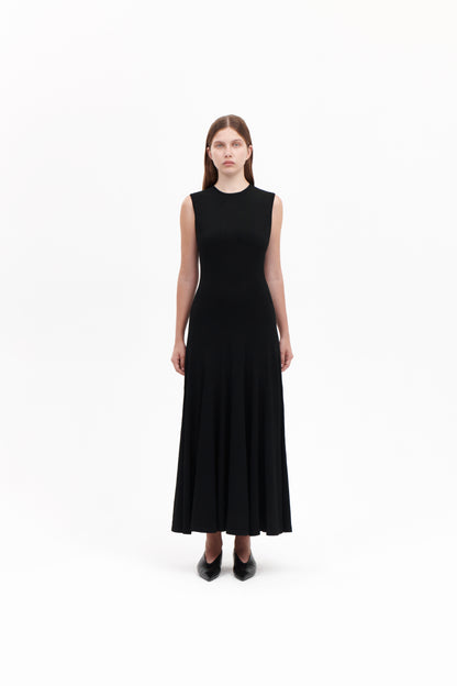 Round Neck Knitted dress in Black