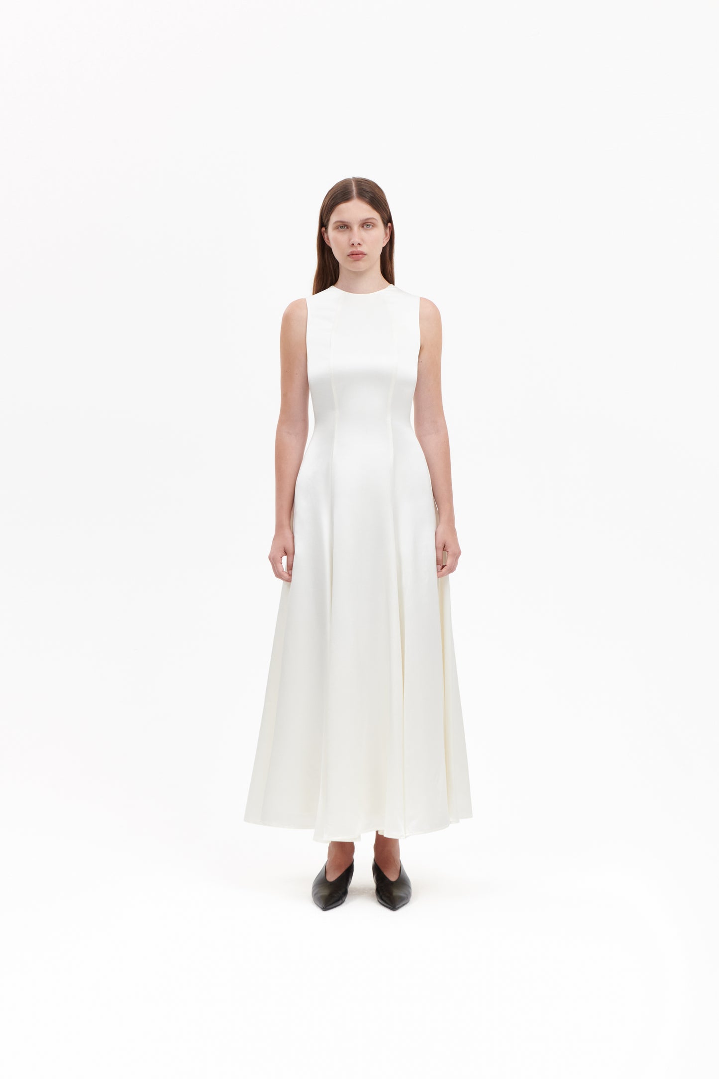 Dress in white silkwool