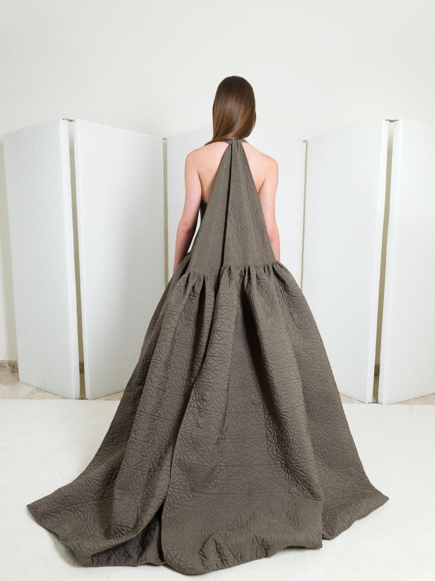 Open back voluminous gown in Quilt