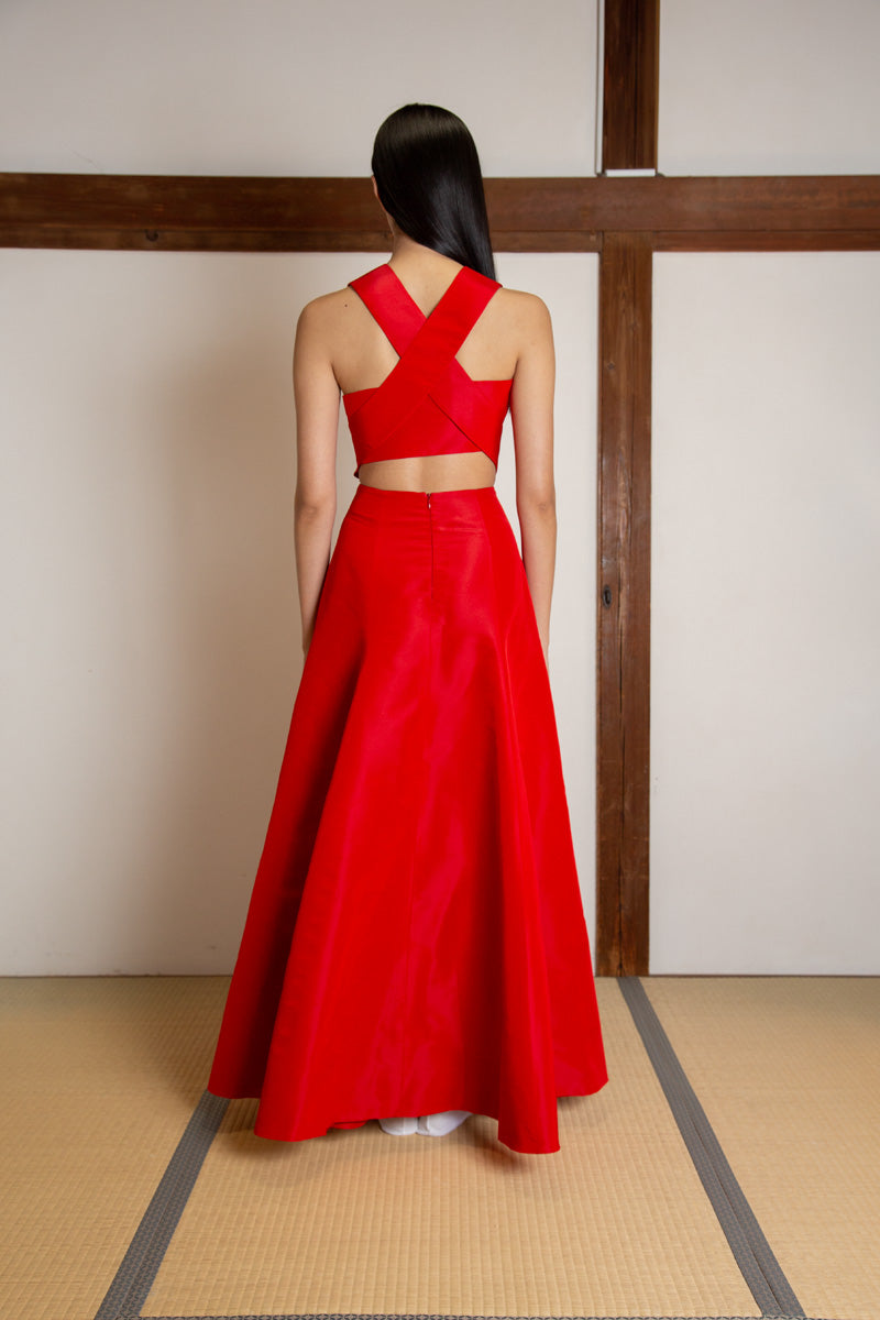 Voluminous crossed back gown in silk faille