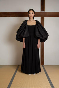 Square neckline voluminous gown in silk crepe (cape not included)