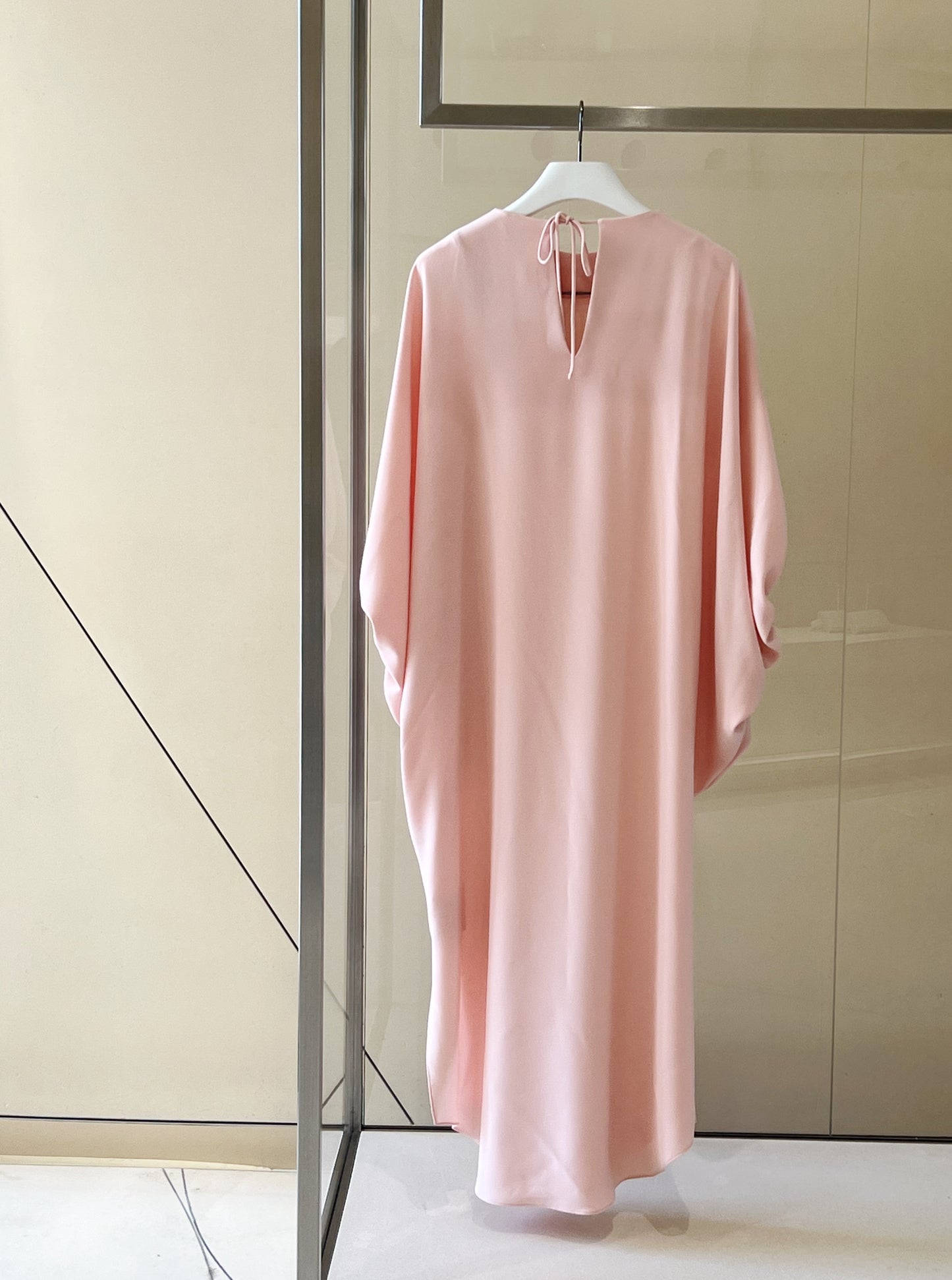 Puff sleeves caftan in crepe