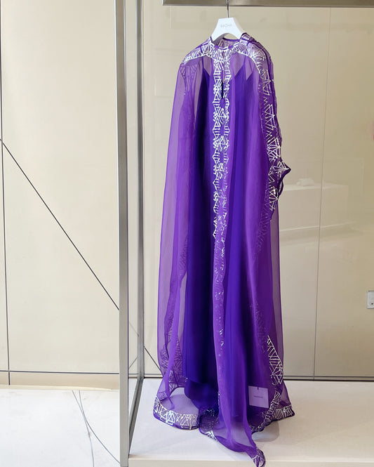 Classic caftan in silk organza with silver metallic embroidery