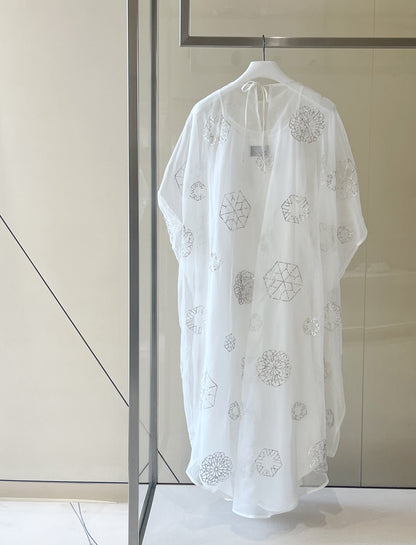 Classic caftan in silk organza with full silver metallic embroidery