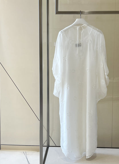 Puff sleeves  caftan in silk organza with full geometric embellishment